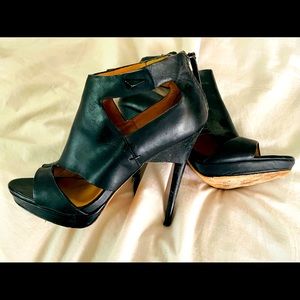 Sexy black sandals by L.A.M.B.